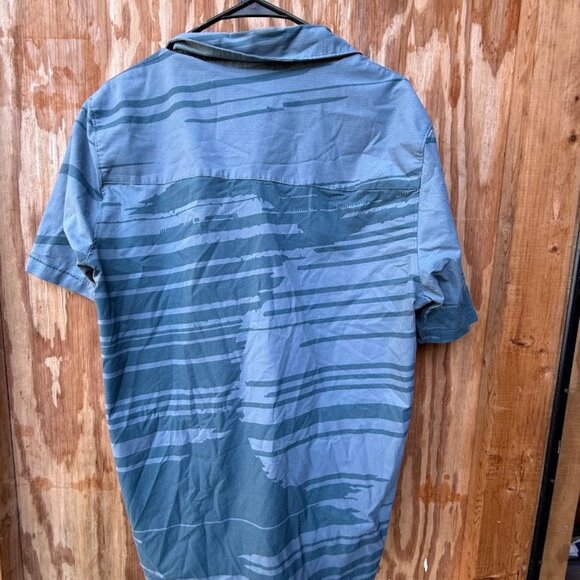 Oakley Blue Patterned Short-Sleeve Button-Down (Size L) - Picture 2 of 3